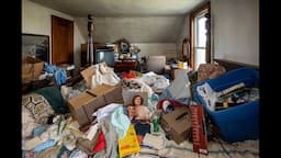 HUGE Abandoned Hoarders House with EVERYTHING Left Behind WITH Power!