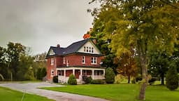 Eccentric Abandoned 1920s Mansion