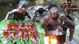 Wild Survival Skills Delicious Octopus Cooking with Primitive Techniques!