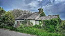 THIS ABANDONED HOUSE IS SO HAUNTED I LEFT MY PARANORMAL EQUIPMENT AT HOME!