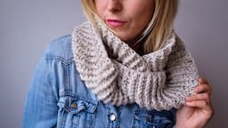 How to Crochet Infinity scarf / cowl Easy for beginners