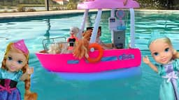 Boat day ! Elsa & Anna toddlers - sailing - swimming - Barbie dolls