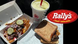 Rally’s: NEW BBQ Brisket Melt, Brisket Loaded Fries & Banana Milkshake Review