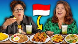 Mexican Moms try Indonesian food for the first time! 🇮🇩