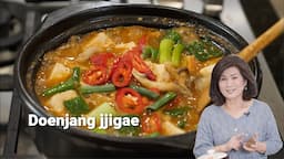 Doenjang jjigae 된장찌개 (Soybean Paste Stew with Pork and Vegetables)