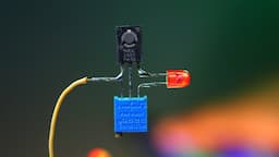 Simple Adjustable LED Flasher Circuit