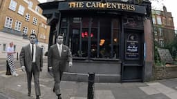 drinking in the Gangster pubs of London!