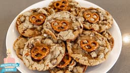 SUPER Delicious Caramel Pretzel Chocolate Chip Cookies!