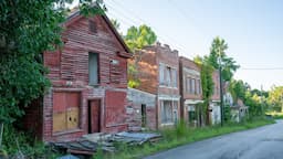 Uncovering an abandoned Tobacco Ghost Town from the early 1900's