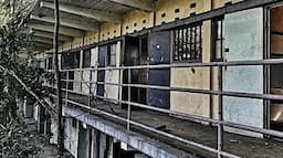 BRISBANE PRISON | ABANDONED FOR 20YRS, NEXT TO AN ACTIVE PRISON | Here's a RARE glimpse inside