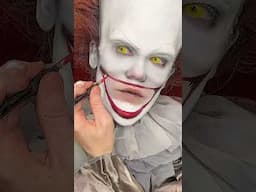 Pennywise the Clown IT Cosplay Tutorial