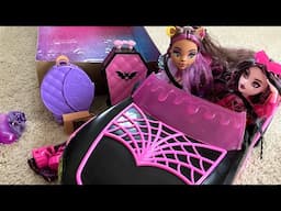 MONSTER HIGH EEKEND GETAWAY DRACULAURA AND CLAWDEEN PLAY SET REVIEW