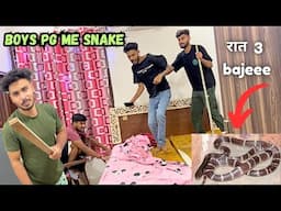 Engineering Students Ke PG me Nikala Snake | Boys Hostel 😨 ​⁠@lifewidabi