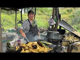 ATOL DE ELOTE 🌽 COMO EN EL CAMPO 🇸🇻 * así se gana la vida el las calles de El Salvador*