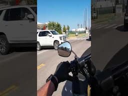 Biker almost gets hit by SUV 🚙 (via DailyHarleyRider/yt)