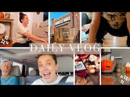 Vlog | Come Out With Us, Book Store, Fall Walk, Christmas Traditions & Other Chats