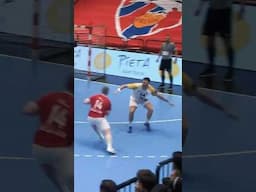 He fooled everyone 😂👋 #håndbold #handball #ehfel