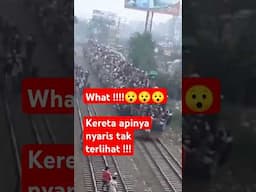 BERBAHAYA, PENAMPAKAN KERETA API SAAT MUSIM MUDIK DI INDIA, GERBONG ATAP PENUH SEMUA #shorts