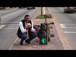 Meet the traffic light that operates from the ground on the Kanda Highway