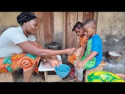 african village lifestyle - "africa mum cooking & eating delicious food":