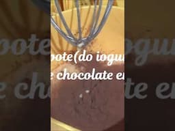 VIDEO COMPLETO CLIQUE NO LINK ACIMA Como fazer bolo de chocolate facil PARTE 00 passo