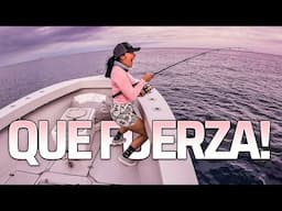 Ella Atrapa un Pez Enorme - Pesca de Atún!