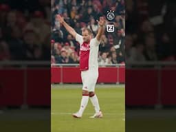 We mic’d up Rafael van der Vaart during Ajax Legends - Real Madrid Legends! 🎙️