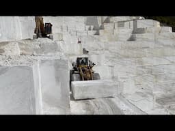 Komatsu & Caterpillar Wheel Loaders Loading & Pushing Huge Marble Columns - Birros Marbles