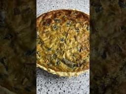 A lil quiche makes everything better ☺️#quiche #quicherecipe #veganrecipes #katiemakesitvegan