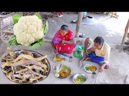 CAULIFLOWER recipe with DRY FISH and sim vaji recipe cooking & eating by santali tribe old couple