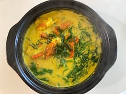 How to make Prawns & Spinach In Spicy Turmeric Coconut Gravy (Udang Masak Lemak Cili Api & Bayam)