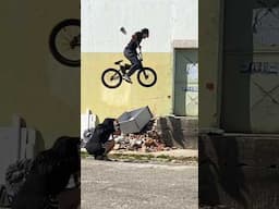 Votem no nosso vídeo no concurso e-fise BMX. 🇧🇷✈️🏴󠁧󠁢󠁥󠁮󠁧󠁿🚲 https://shorturl.at/0Tc25 #bmx