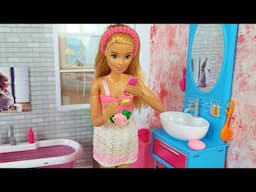 Learn How to Look After Your Teeth With Barbie Doll