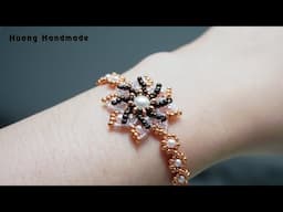 Twisted flower beaded bracelet. How to make pearl bracelet. Beading tutorial