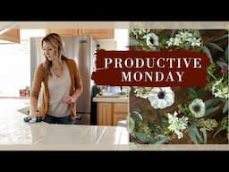 PRODUCTIVE MONDAY MOTIVATION |  Get it all done Clean with me