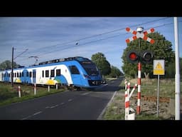 Spoorwegovergang Jarszewo (PL) // Railroad crossing // Przejazd kolejowy