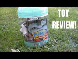 BIG 43 PCS BUCKET OF TOY Reptiles OUTSIDE TOY REVIEW! Lizards Snakes AND MORE!