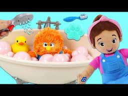 Ms. Rachel Helps Herbie with Bubble Bath Bedtime Routine!