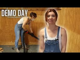 Tiny House Renovation Vlog: DEMO DAY 🛠️