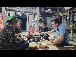 Duyen helped her mother-in-law make green rice flakes, the family gathered to eat dinner.