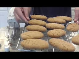 Peanut Butter Cream Cookies