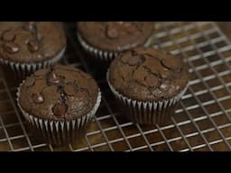 Chocolate muffins - Bánh muffin socola dễ làm mà lại siêu ngon, mềm, xốp