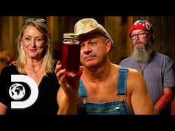 Moonshine Couple Make SENSATIONAL Apple Brandy Moonshine! | Moonshiners: Master Distiller