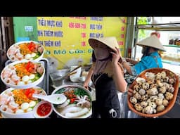 Amazing Delicious ! MOST Bustling Street Food Stalls in Saigon, Noodles and Fresh Squid