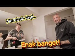 PERTAMA KALI KELUARGA BULE COBA RENDANG