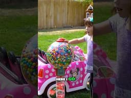 Magic Gumballs Give Kate & Lilly Super Speed!