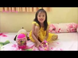 Roxy chơi trứng Hatchimals