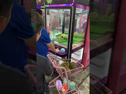 Trick to Win a Durian Claw  Machine