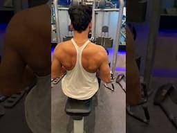 Back day…💪🏻 #youtubeshorts #shorts #backday #gym