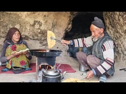 LOVE STORY IN A CAVE | Old Lovers Cooking Traditional Food in the Cave | Village Life in Afghanistan